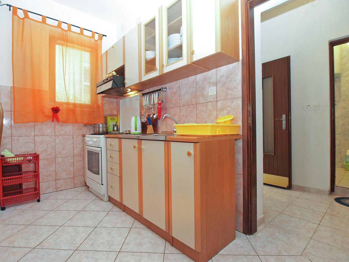 Apartment Vladimira 1569 Pula Exterior photo